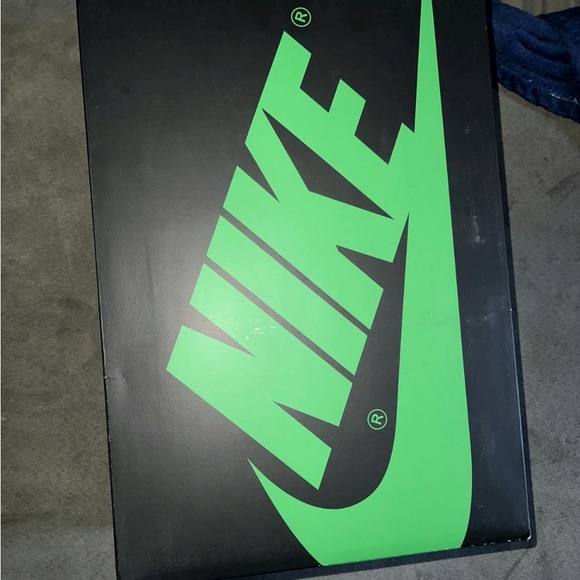 Pine green Jordan 1’s brand new - Picture 6 of 6
